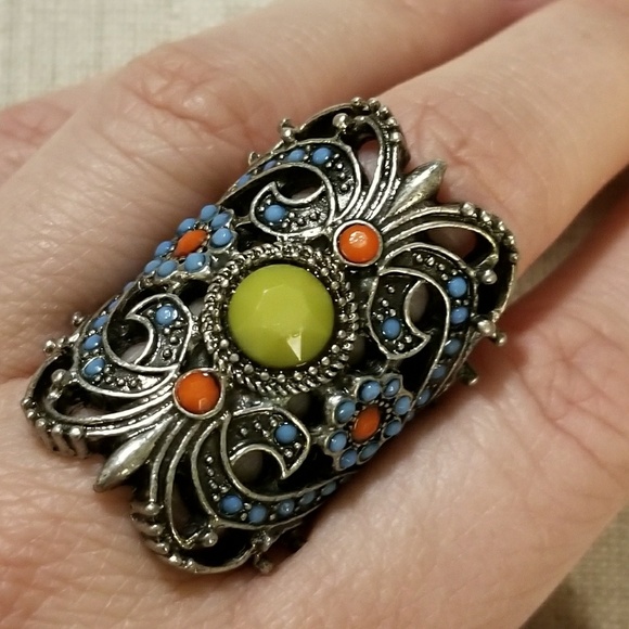 NWOT - STATEMENT RING - Picture 2 of 3